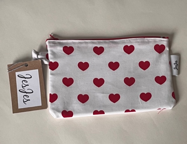 Foto 1 bij artikel "Etui 'Hartjes'".